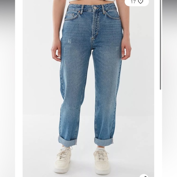 BDG/Urban Outfitters High-Waisted Mom Jean – Light Wash - Picture 2 of 11